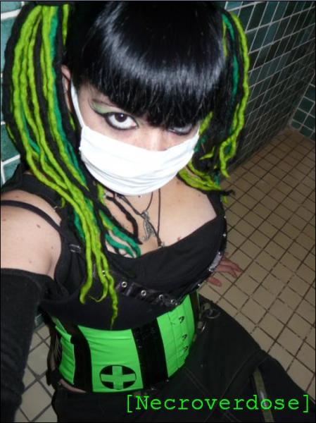 necroverdose et son serre taille cyber nurse